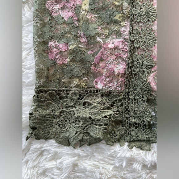 Jolie & Joy | Green and Pink Floral Lace Kimono - Picture 2 of 6